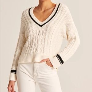 Abercrombie & Fitch V-Neck Cable Knit Sweater